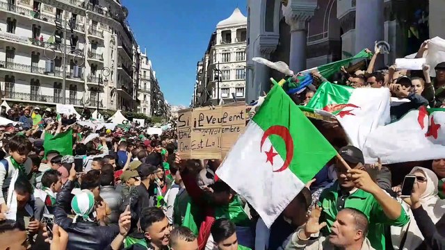 Buteflika karşıtı gösteriler sürüyor (1) - CEZAYİR