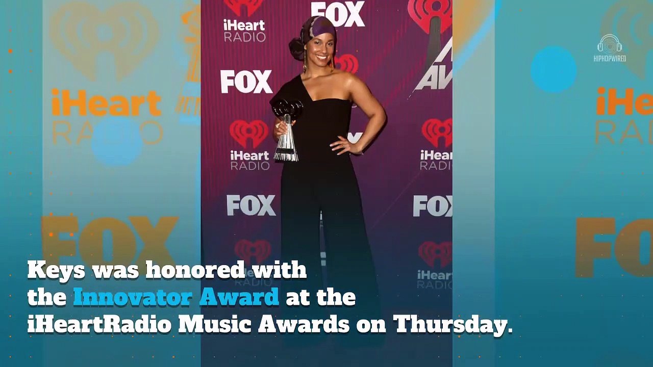 Alicia Keys Spots 4-Year-Old Son Flirting With Taylor Swift at iHeartRadio Awards