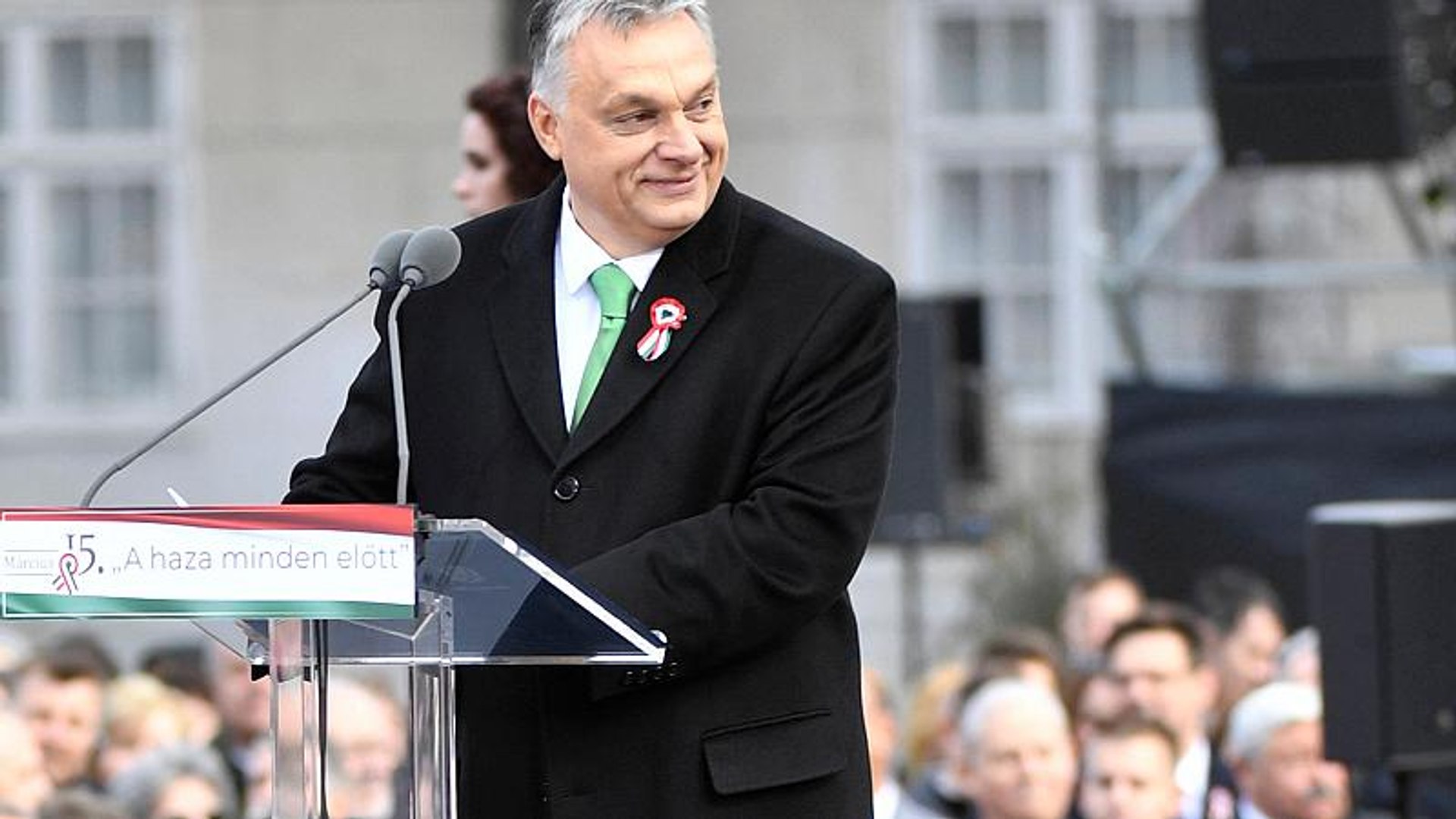 Orbán: kívánjuk Európa népeinek, hogy szabaduljanak meg a farkasvakságtól