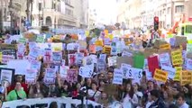 Miles de jóvenes piden medidas urgentes contra el cambio climático