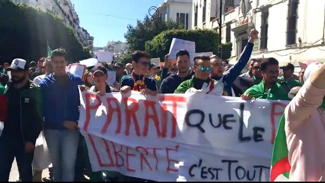 Algeria protests continue despite Bouteflika reform promises
