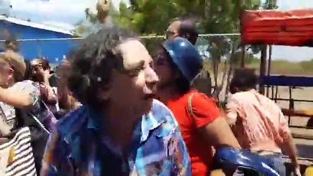 Madres de Presos Politicos esperan la Salida de sus Hijos desde la Modelo