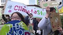 Estudiantes de todo el mundo protestan contra cambio climático