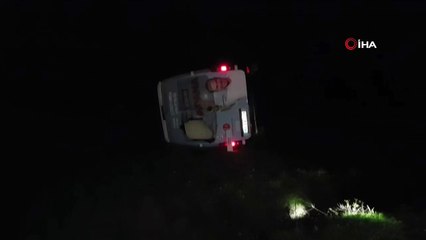 Osmaniye’de MHP seçim minibüsü kaza yaptı 2 yaralı