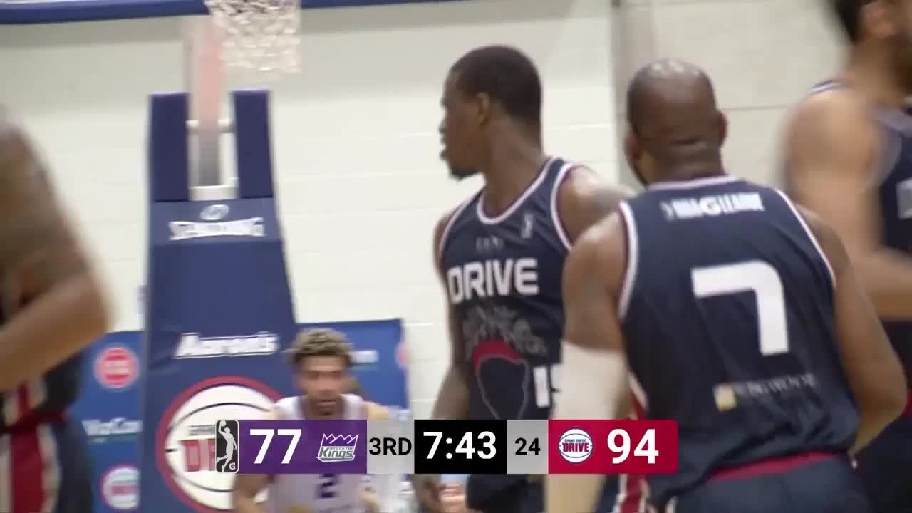 Big dunk from Isaiah Whitehead