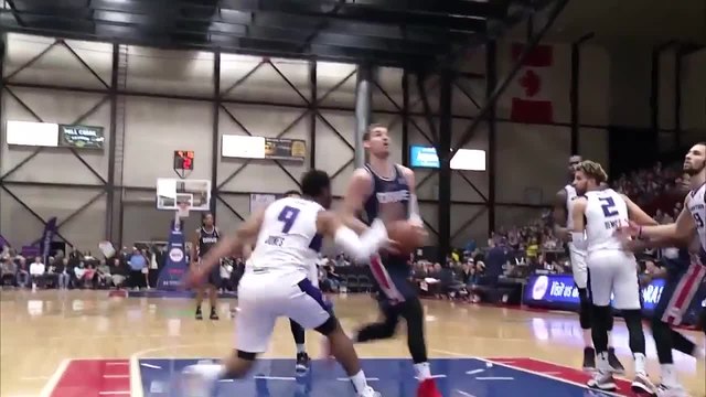 Adam Woodbury Posts 13 points & 15 rebounds vs. Stockton Kings