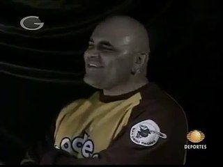 Vampiro vs. Konnan en Lucha Libre AAA: Cabellera contra cabellera de seconds.