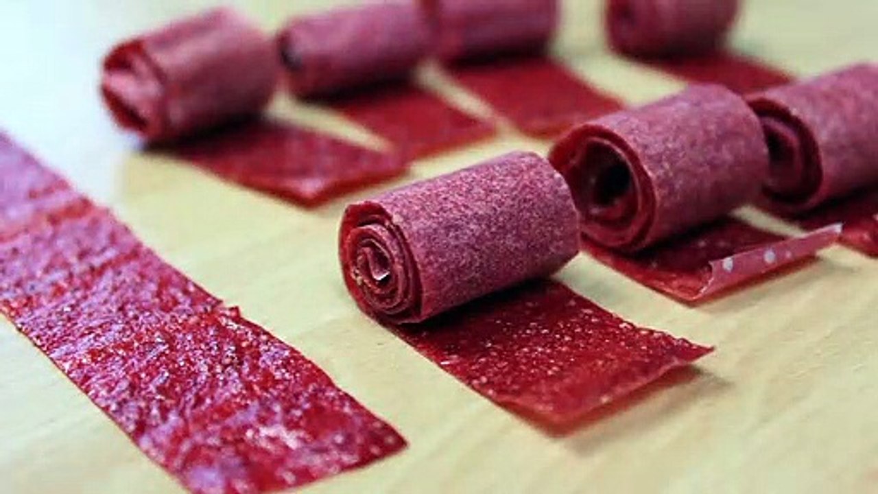 Recette Facile: DIY Fruit Roll Up Recipe in French | Comment Faire Rouleaux de Fruits Faits Maison