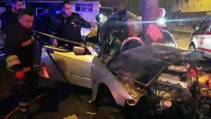 Hurdaya dönen araçtan güçlükle çıkarıldı - ERZİNCAN