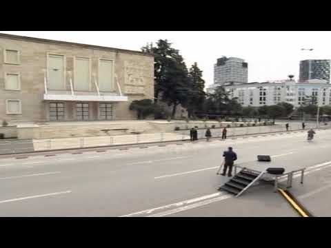 Report TV -Sot protesta e opozitës, policia rrethim metalik kryeministrisë