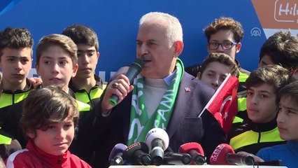 Binali Yıldırım genç sporcularla bir araya geldi - İSTANBUL
