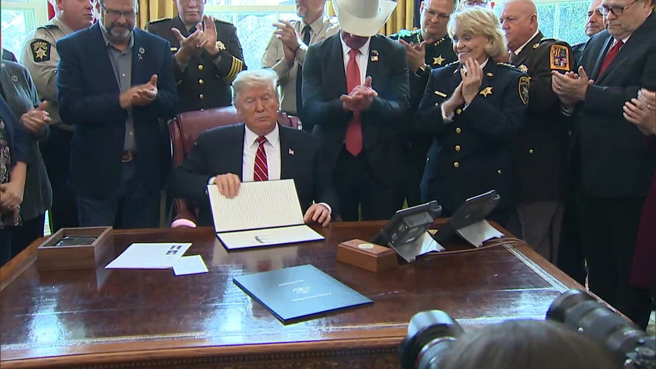 Trump legt erstmals Veto ein - für sein Projekt "Mauer"