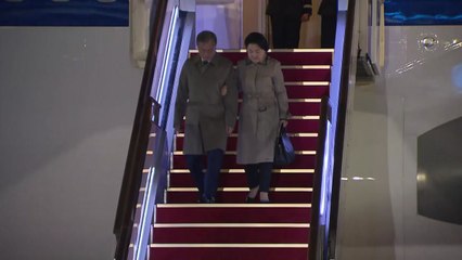 문 대통령, 동남아 3개국 순방 마치고 귀국 / YTN