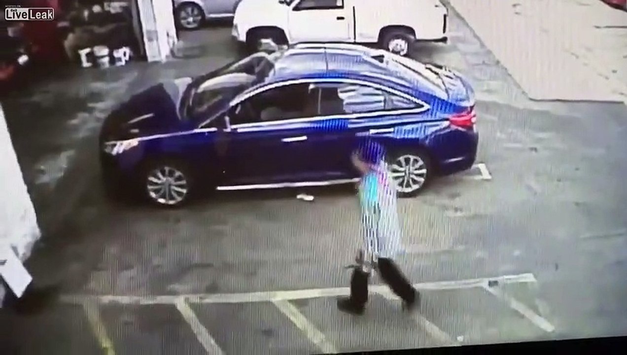 Il laisse sa voiture au garage pour une vidange et se la fait voler... Dommage
