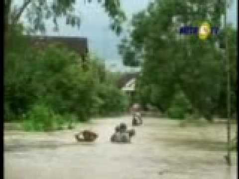 Warga Tiga Desa di Lamongan Terisolir Banjir