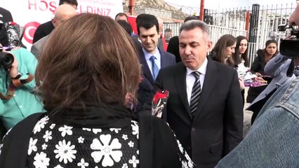 Nevruz tatiline çıkan İranlılar güllerle karşılandı - AĞRI