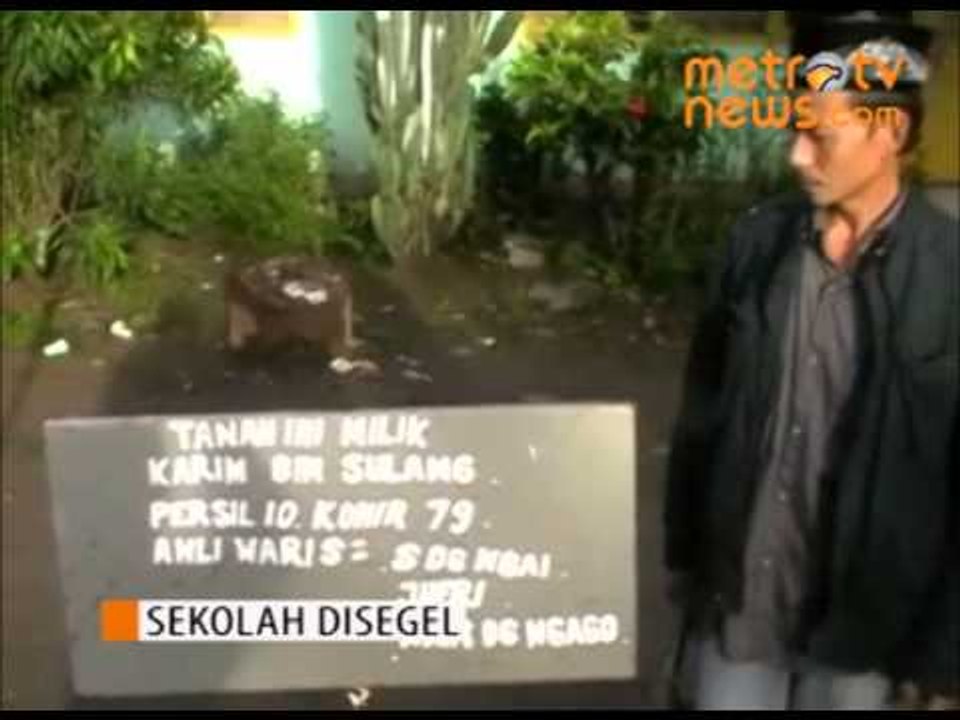 Sekolah Disegel Ratusan Siswa SD Terlantar