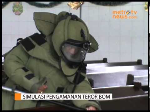 TNI Gelar Simulasi Pengamanan Teror Bom di Medan