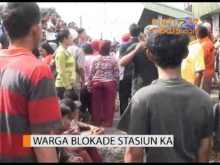 Warga Blokade Stasiun KA