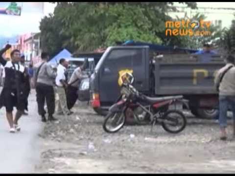 Pasca Bentrokan, Warga Blokade Jalan Menuju Pemukiman Mereka