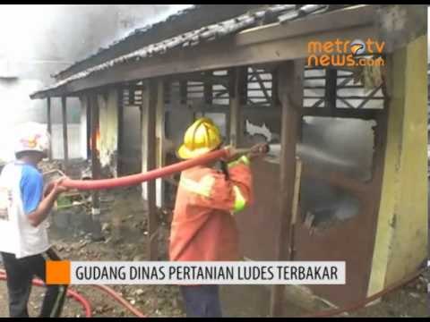 Bunyi Ledakan, Gudang Dinas Pertanian Ludes Terbakar