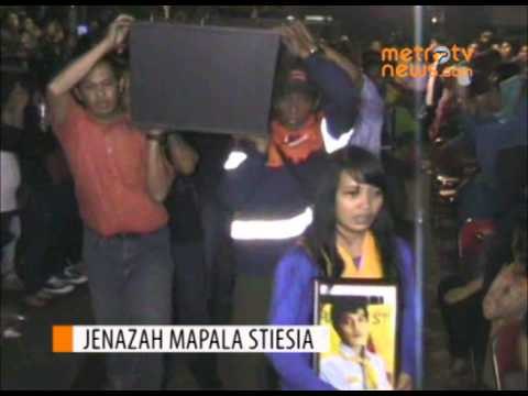 Dua Jenazah Mapala Stiesia Disambut Isak Tangis