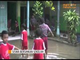 Banjir Surut, Siswa Mulai Bersihkan Sekolah