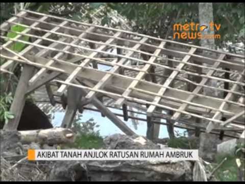 Akibat Tanah Anjlok, Ratusan Rumah Warga Ambruk