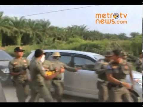 Satpol PP Rokan Hulu Bentrok Dengan Satpol PP Kampar
