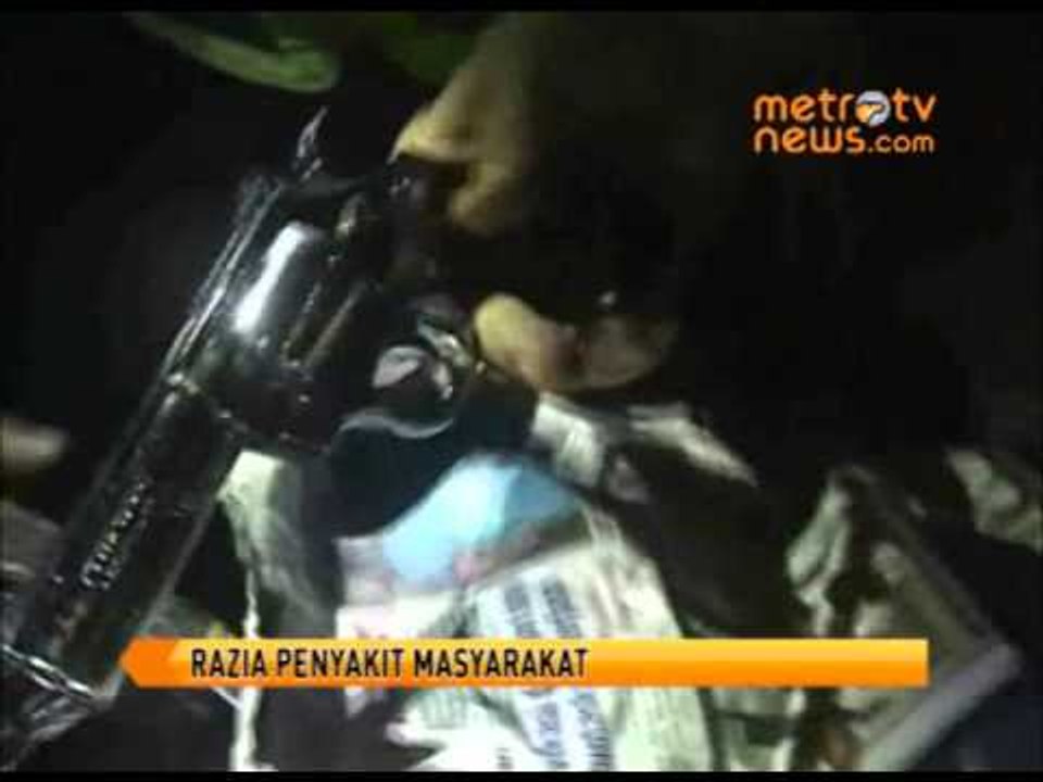 Petugas Amankan Senpi Saat Razia Pekat