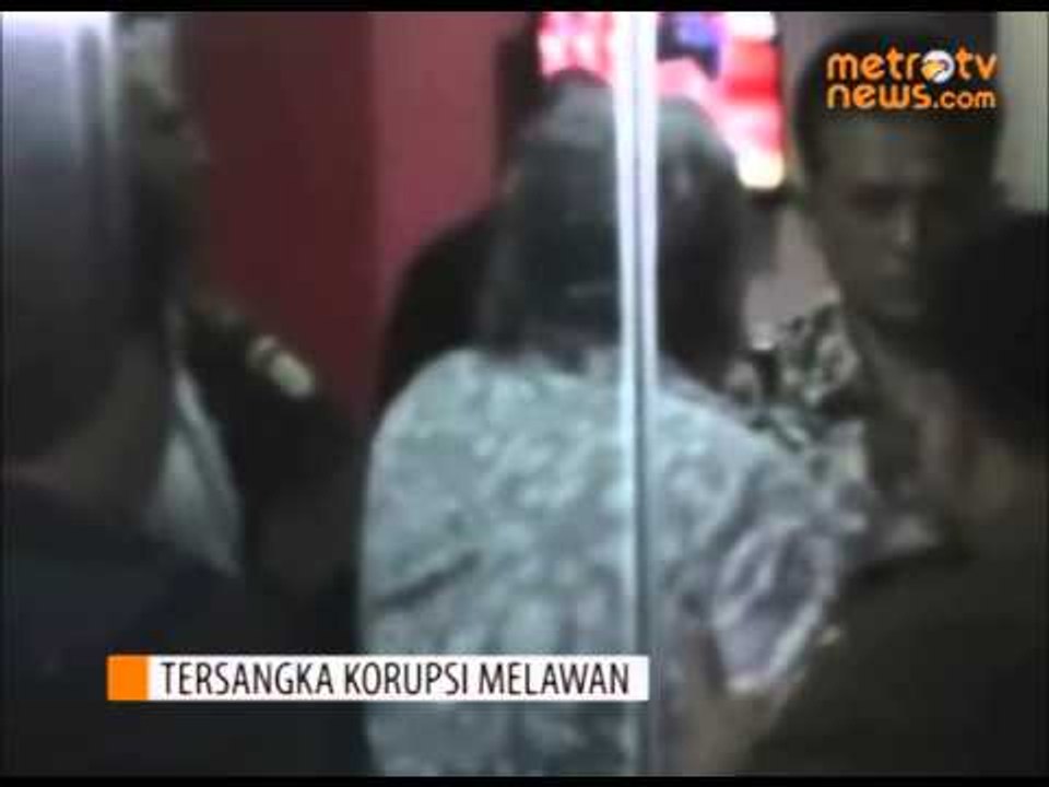 Tersangka Korupsi Melawan Saat akan Ditahan