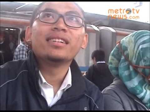 Wesel KRL Rusak, Calon Penumpang Menumpuk di Manggarai