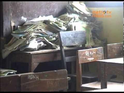 Ruang Kelas Dan Ruang Guru SDN Wates Wetan Ambruk
