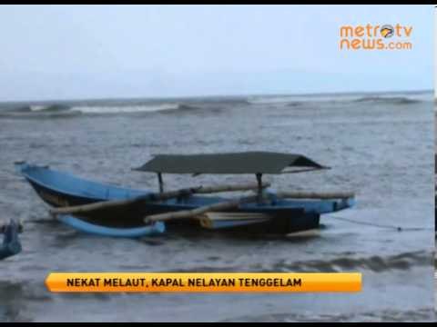 Nekat Melaut untuk Mencari Uang, Kapal Nelayan Tenggelam