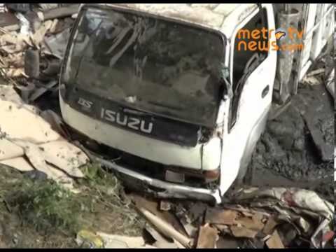 Truk Terperosok di Sawah, Sopir Tewas