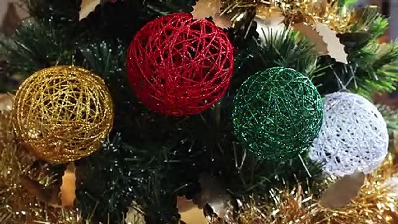 Bricolage boules de noël en français| diy christmas baubles in french | par hooplakidz français
