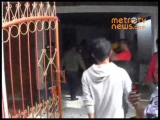 Massa Rusak Rumah Pelaku Pemerkosaan dan Pembunuhan