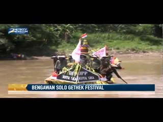 Karnaval Gethek Hiasi Sungai Bengawan Solo