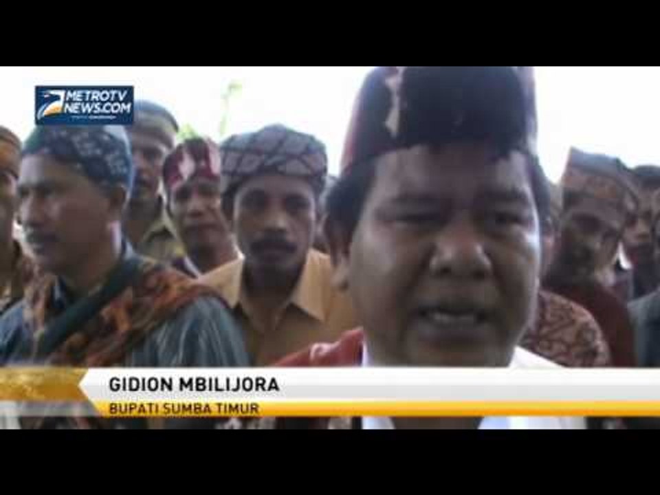 Peserta Raker Kenakan Pakaian Adat