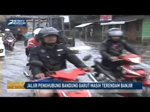 Jalur Penghubung Bandung Garut Masih Terendam Banjir