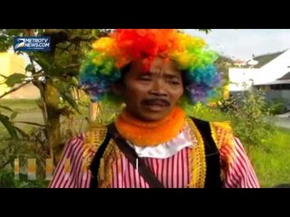 Caleg Badut Blusukan ke Pemukiman Warga