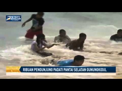 Ribuan Pengunjung Padati Pantai Selatan Gunungkidul