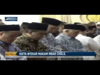 Hatta Nyekar ke Makam Mbah Cholil