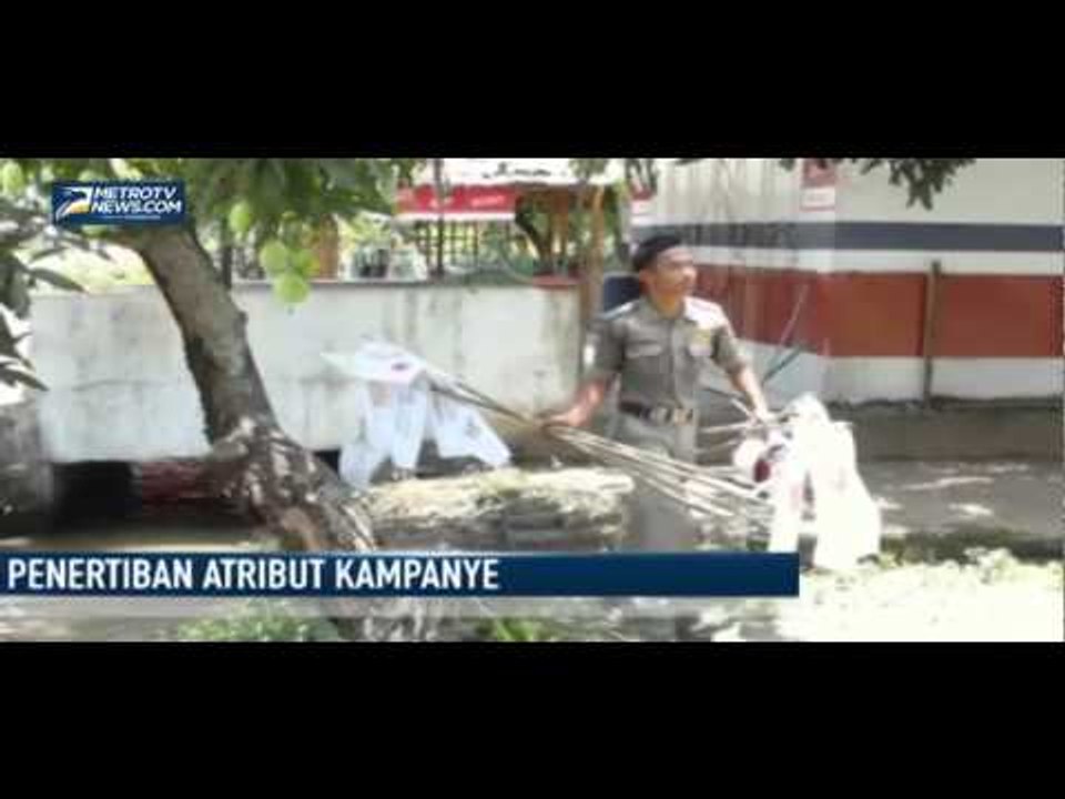 Panwaslu dan Satpol PP Bersihkan Atribut Kampanye