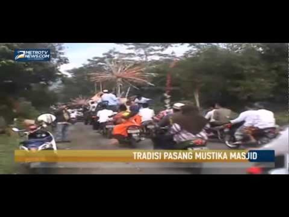 Tradisi Pasang Mustika Masjid