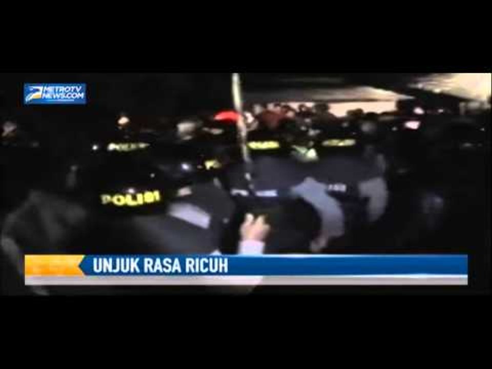 Unjuk Rasa di Kantor KPU Sinjai Ricuh