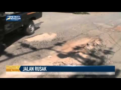 Jalan Menuju Lintas Timur Sumatra Rusak Parah