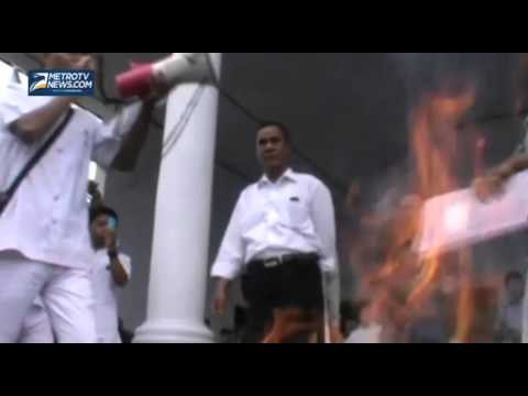 Ratusan Perawat Berunjuk Rasa di Kantor DPRD Palopo