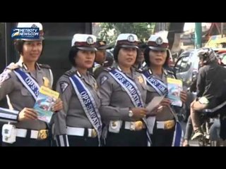 Anggota Polisi dan TNI Berjoget Dangdut di Atas Tank Baja