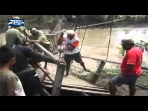 Banjir Rendam Ratusan Rumah di Bone dan Akibatkan Jembatan Ambruk